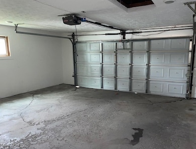 8768 Parkdale Dr, North Royalton, OH 44133 - photo 3