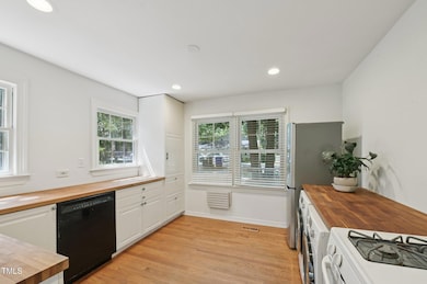 47 Davie Cir, Chapel Hill, NC 27514 - photo 7