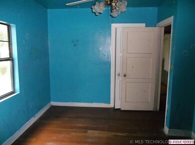 403 E 9th St, Claremore, OK 74017 - photo 6