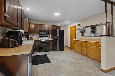 13 Seyah Rd, Shelburne, NH 03581 - photo 6