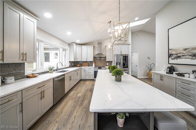 9134 Crackel Rd, Chagrin Falls, OH 44023 - photo 5