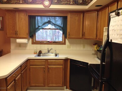 582 Catskill Dr, Effort, PA 18330 - photo 4