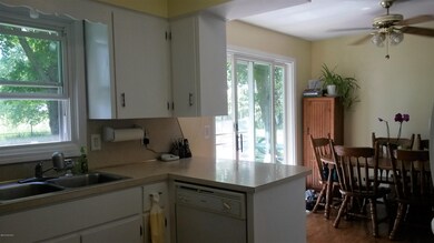 1112 Janice St, Wayland, MI 49348 - photo 2
