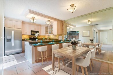Dining area (virtually staged for your convenience