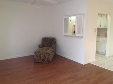 207 Norwich I, West Palm Beach, FL 33417 - photo 2