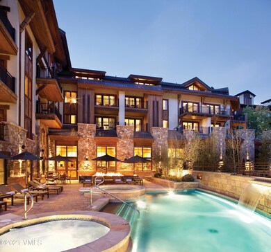 Pool_Exterior_Sebastian