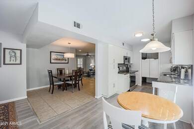 10518 W Highwood Ln, Sun City, AZ 85373 - photo 4