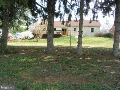 324 Commerce St, Waynesboro, PA 17268 - photo 7