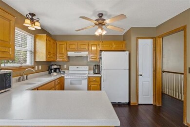 416 Granite Ct, Raymore, MO 64083 - photo 6