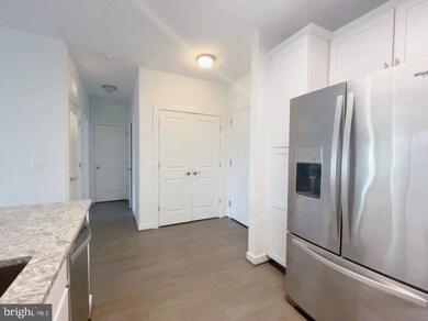 Enclave unit S-304, Fairfax, VA 22031 - photo 4