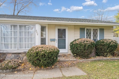 868 Southfield Dr, Williamston, MI 48895 - photo 5