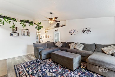 634 Mountain Loop St, Middleton, ID 83644 - photo 6