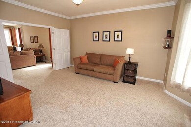 1005 Manor Dr, Mountain Top, PA 18707 - photo 4