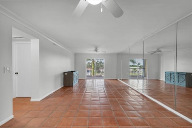 4900 38th Way S unit 302, Saint Petersburg, FL 33711 - photo 6