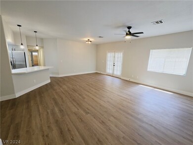 Ceiling Fan & Laminate flooring