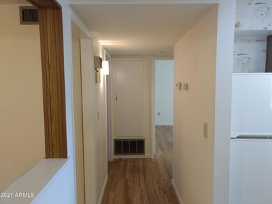 10025 W Cumberland Dr, Sun City, AZ 85351 - photo 5