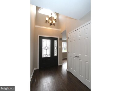 504 Dogwood Cir, Havertown, PA 19083 - photo 4