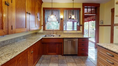 175-Summer-St-Auburn-Maine-04210-Kitchen