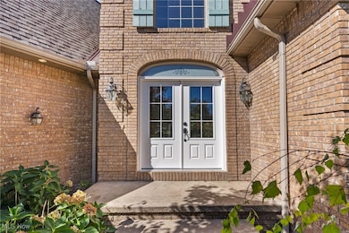 10020 Locust Grove Dr, Chardon, OH 44024 - photo 3