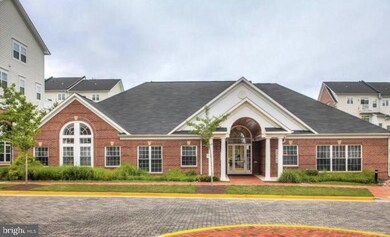 19425 Dover Cliffs Cir, Germantown, MD 20874 - photo 2