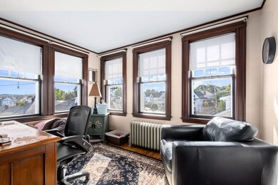 10 Edgecliff Rd unit 2, Watertown, MA 02472 - photo 4