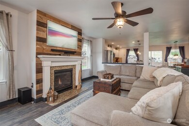 1138 Swan Loop, Dupont, WA 98327 - photo 4