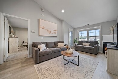 14 Crestview Cir unit 161, Londonderry, NH 03053 - photo 3