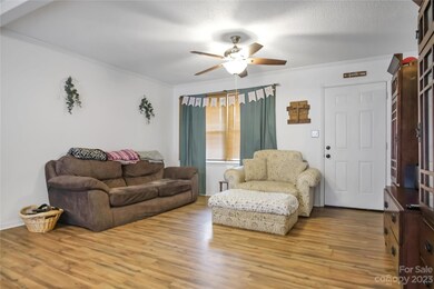 512 Goldwater St, Shelby, NC 28152 - photo 4