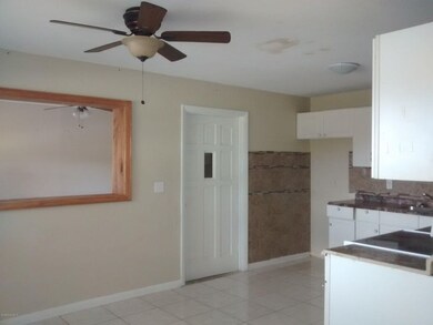 3815 Denton kitchen