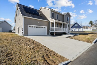 489 Lucille St, Woonsocket, RI 02895 - photo 2