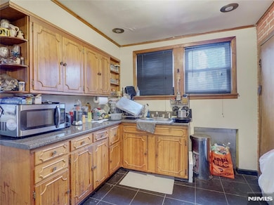 142 Carolina Ave, Irvington, NJ 07111 - photo 6