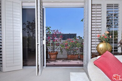 339 N Palm Dr unit 404, Beverly Hills, CA 90210 - photo 6