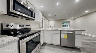 1833 Burkholder Cir E, Jacksonville, FL 32216 - photo 4