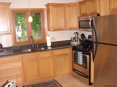 11 Virginia Ave, Rensselaer, NY 12144 - photo 4