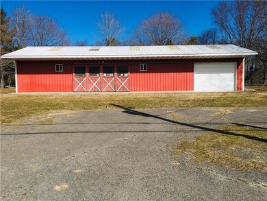 Large Barn w/ garage bay
