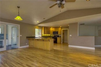 Practically brand new laminate flooring.
