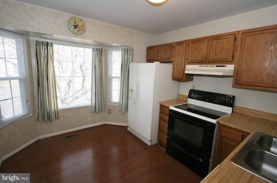 1322 Dillon Ct, Capitol Heights, MD 20743 - photo 3