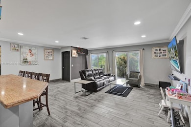 900 Crystal Lake Dr unit 2B, Pompano Beach, FL 33064 - photo 2