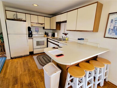 152 Tuckerman Ave unit 14, Middletown, RI 02842 - photo 6