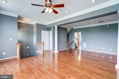 25318 Nesting Square, Chantilly, VA 20152 - photo 4