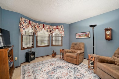 2047 W Blakey St, Springfield, MO 65810 - photo 7