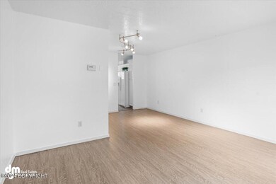 07-Living Room_SLS_-2268
