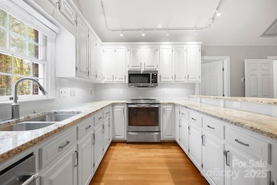 3475 Pikeview Rd, Fort Mill, SC 29715 - photo 6