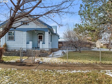 1029 Walnut St, Baker City, OR 97814 - photo 5