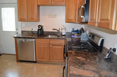 323 Spring St, Dunmore, PA 18512 - photo 6