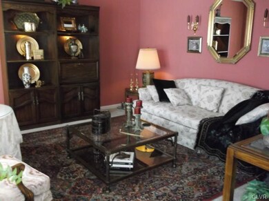 105 Turnberry Ct, Bath, PA 18014 - photo 2