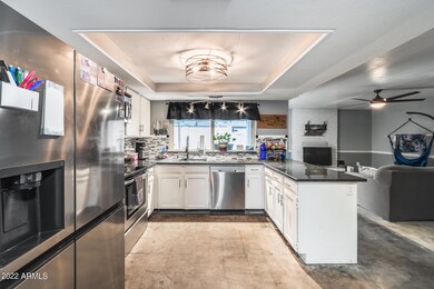 3910 W Barbara Ave, Phoenix, AZ 85051 - photo 4