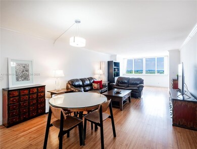 Carriage Club North unit 1105, Miami Beach, FL 33140 - photo 4