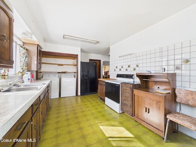 CAM01700G0-PR0078-STILL017