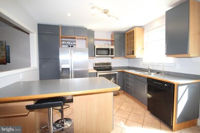 3 S Dillwyn Rd, Newark, DE 19711 - photo 4